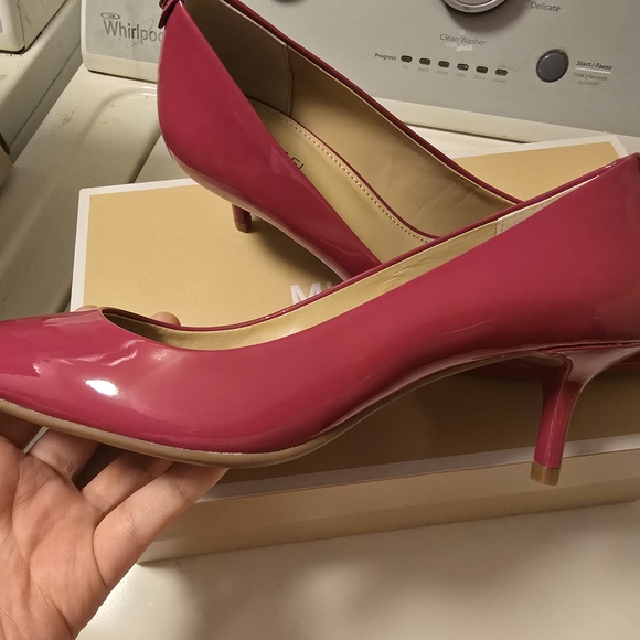 Michael Kors Women's Pink Pumps Size 6.5 And 6 - Picture 2 of 8